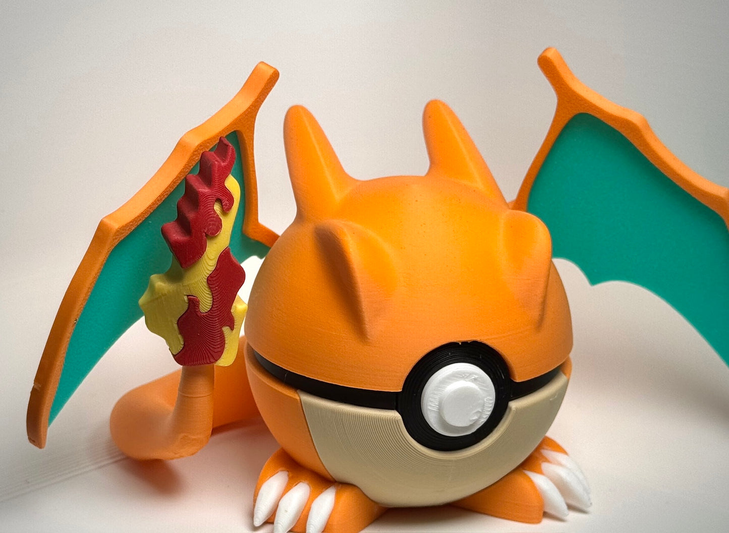 #0006 Charizard Character Ball