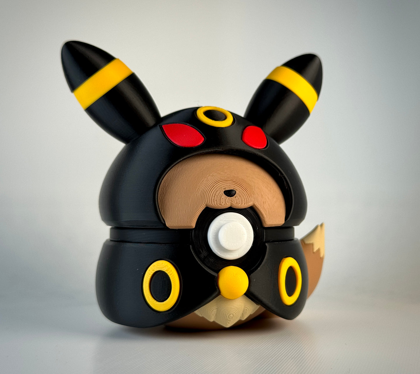 #0133 Eevee Poncho Character Ball