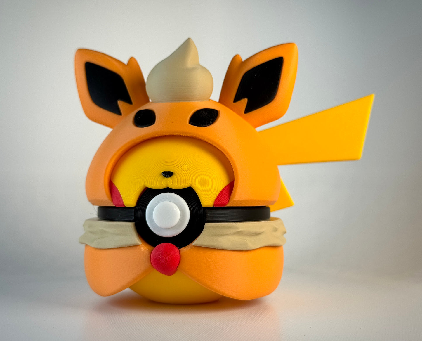 #0025 Pikachu Poncho Character Ball