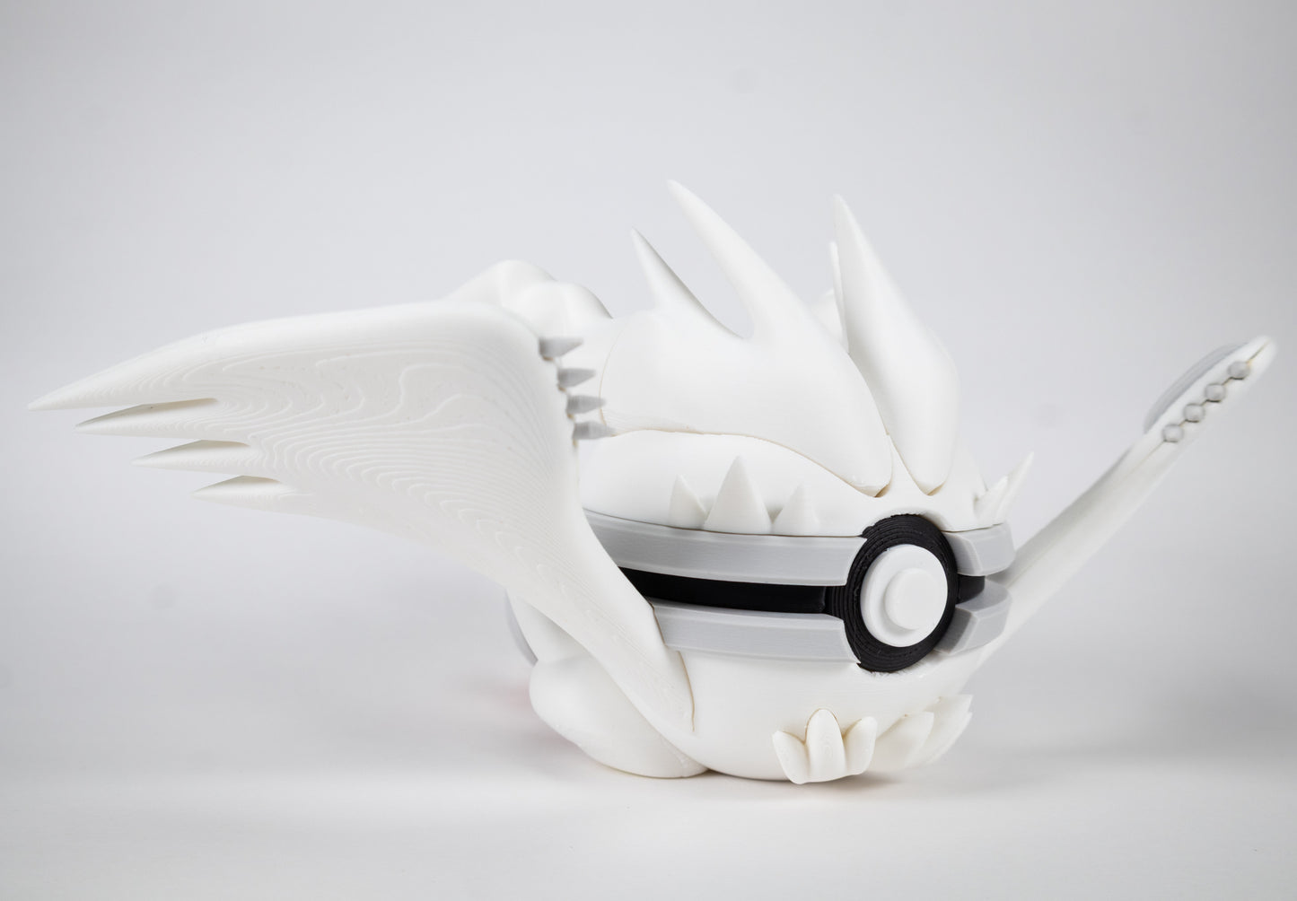 #0643 Reshiram Character Ball