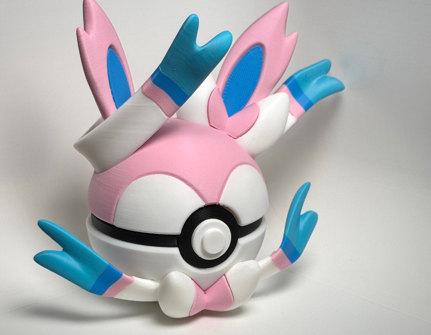 #0700 Sylveon Character Ball