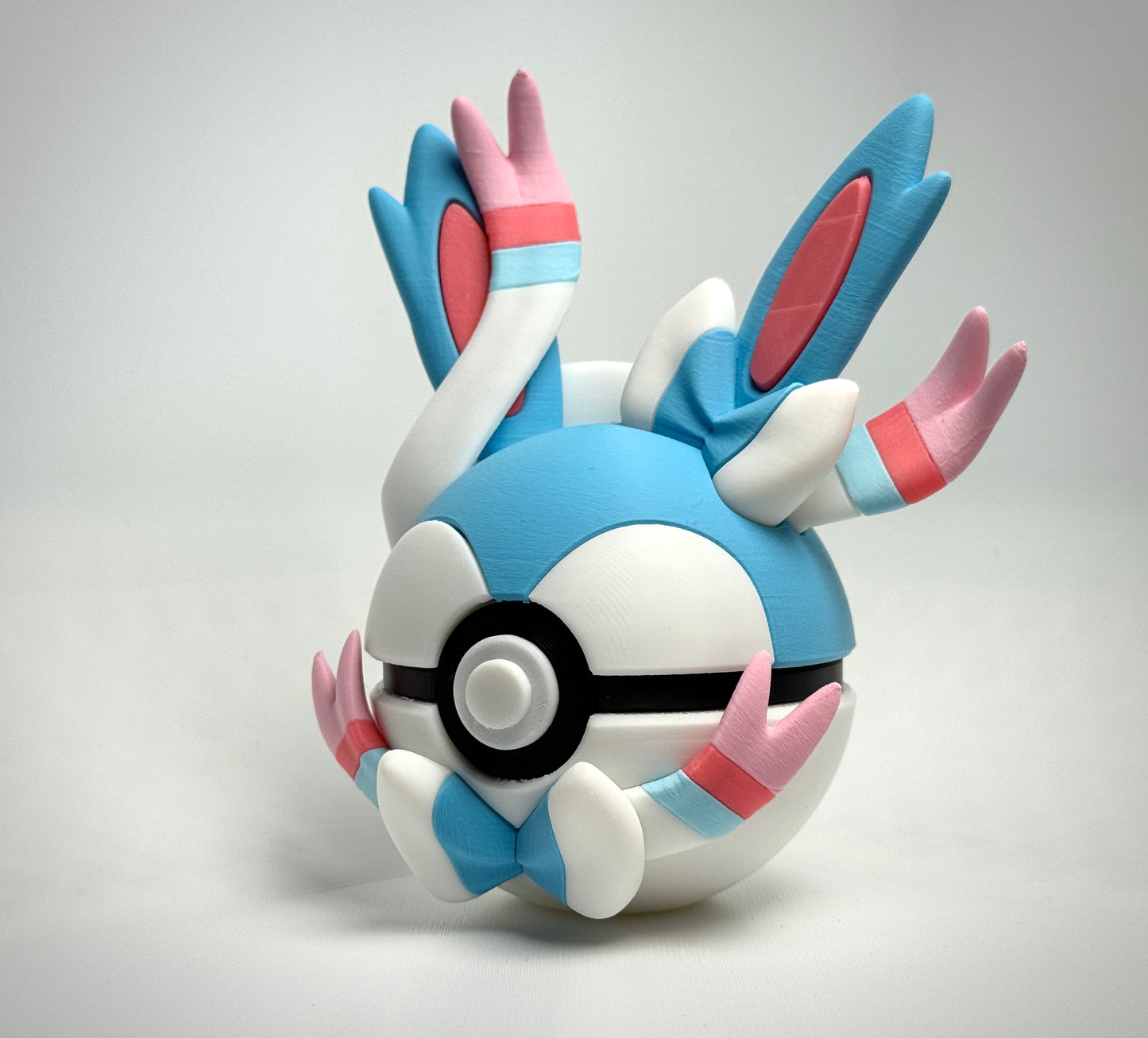 #0700 Shiny Sylveon Character Ball